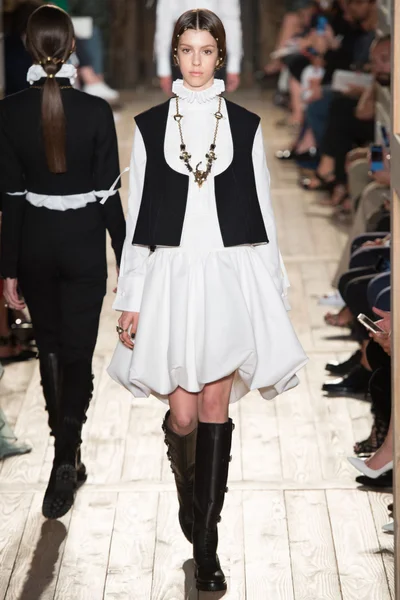 Look 2